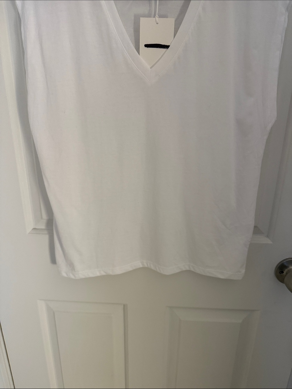 Nordstrom Women's White Sleeveless Vneck Tee Sz Sm - Picture 5 of 8